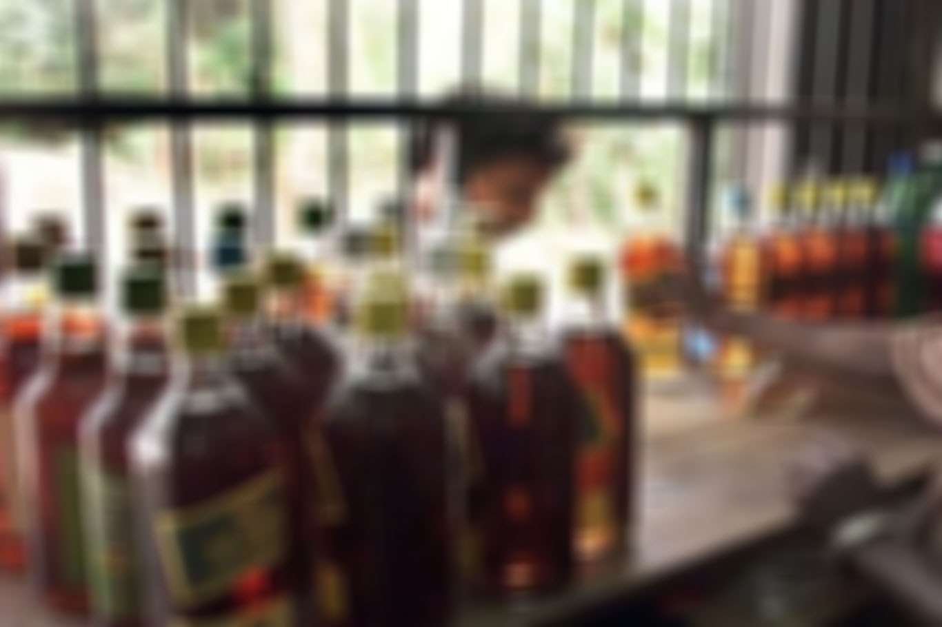 Hindistan'da alkol nedeniyle 11 kişi öldü Hindistan'da alkol nedeniyle 11 kişi öldü